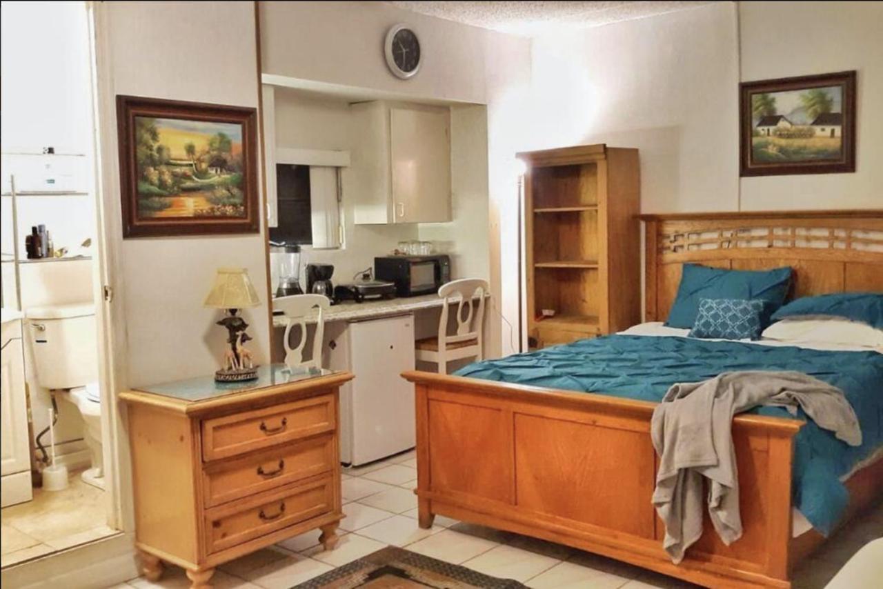 Cozy Queen Bed Studio With 60 Inch Smart Tv, Netflix, Airplay, Mini-Fridge, And 500 Mbps Wifi Near Fiu, Dolphin Mall, Airport ميامي المظهر الخارجي الصورة