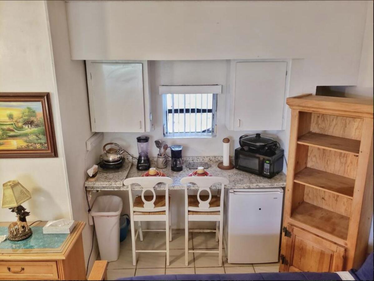 Cozy Queen Bed Studio With 60 Inch Smart Tv, Netflix, Airplay, Mini-Fridge, And 500 Mbps Wifi Near Fiu, Dolphin Mall, Airport ميامي المظهر الخارجي الصورة