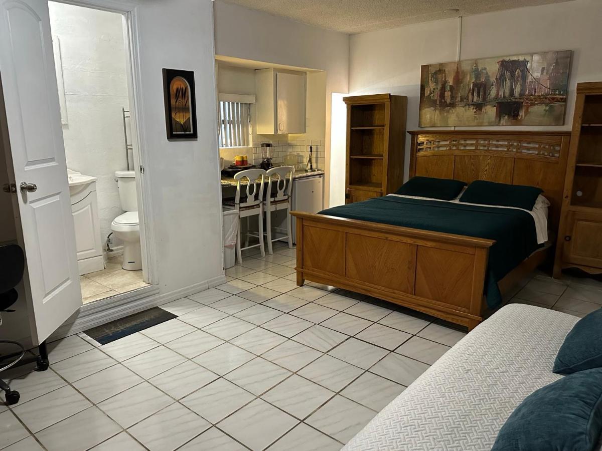 Cozy Queen Bed Studio With 60 Inch Smart Tv, Netflix, Airplay, Mini-Fridge, And 500 Mbps Wifi Near Fiu, Dolphin Mall, Airport ميامي المظهر الخارجي الصورة